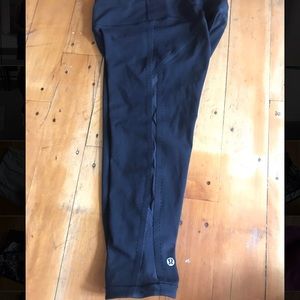 Lululemon mesh crops